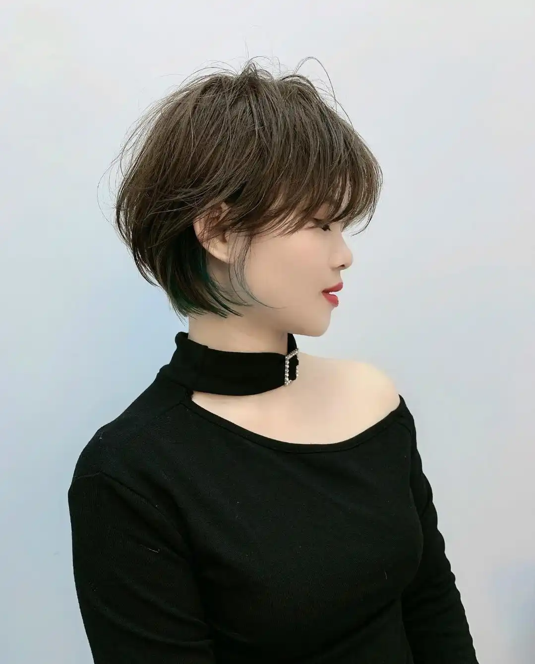 时尚女人发型_显白减龄女神发型_今年最流行女士发型