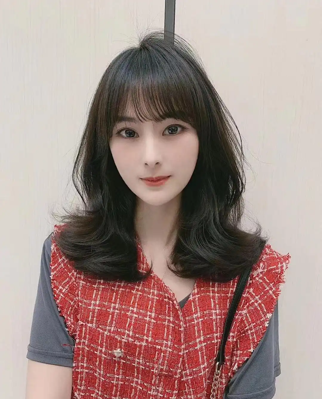 今年最流行女士发型_显白减龄女神发型_时尚女人发型