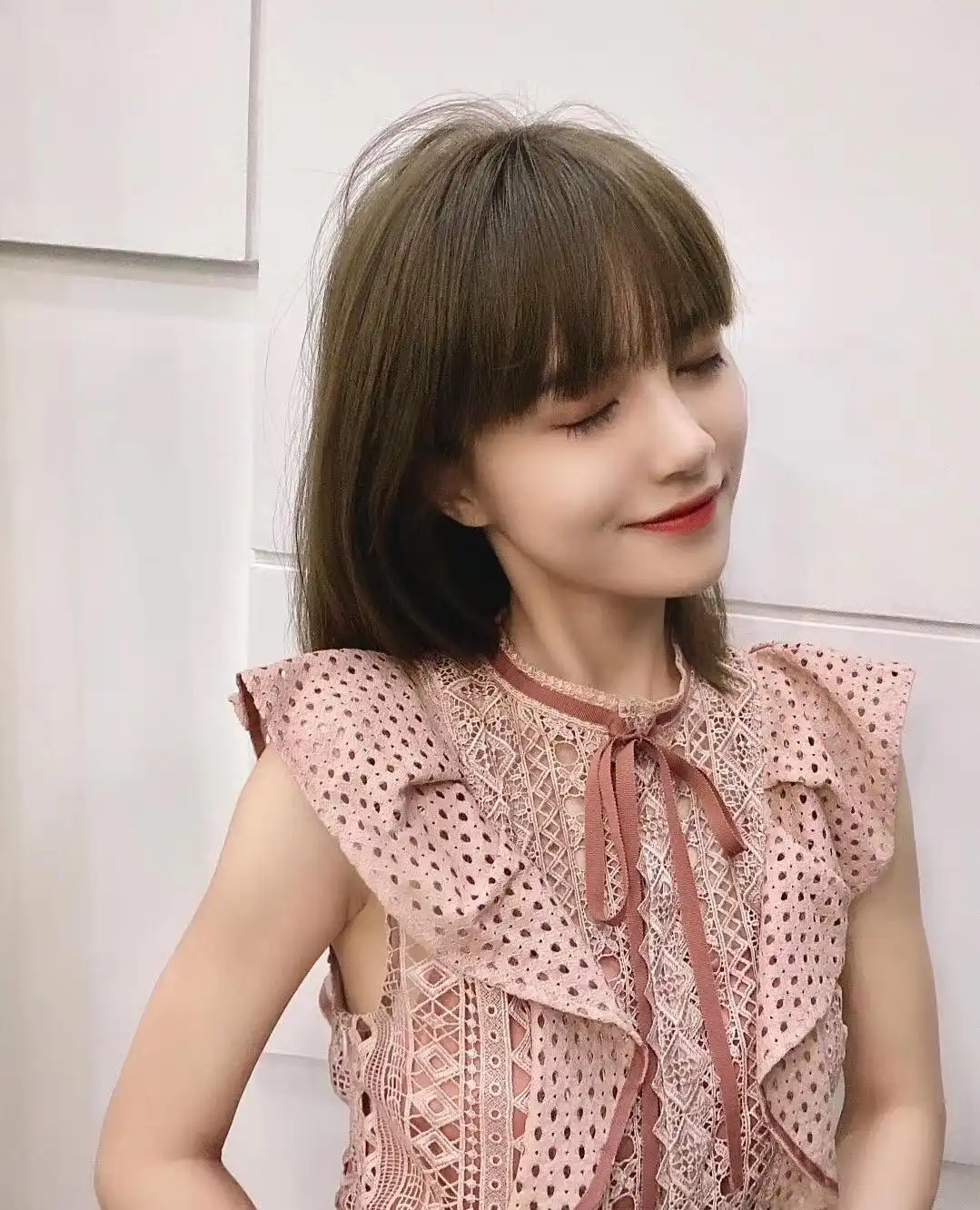 时尚女人发型_显白减龄女神发型_今年最流行女士发型