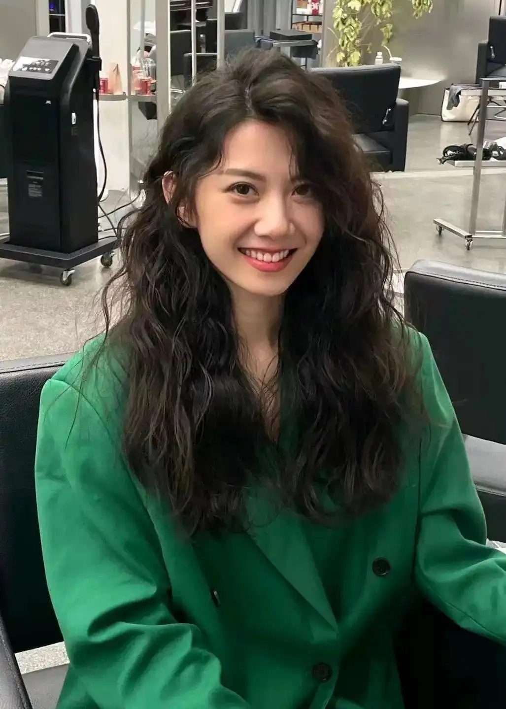 超短露耳发_今年最流行女士发型_女士流行发型