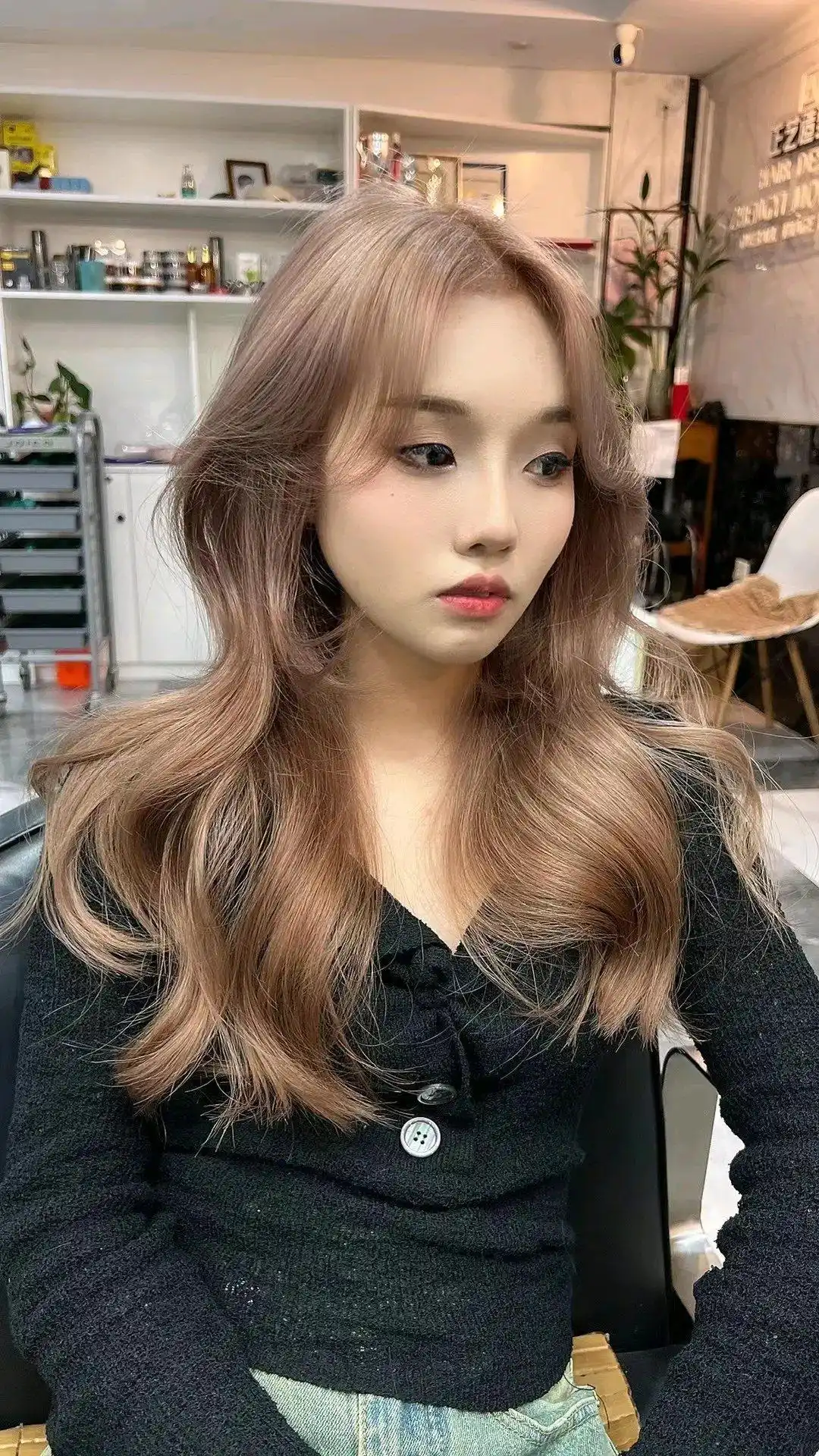 今年最流行女士发型_女士流行发型_超短露耳发