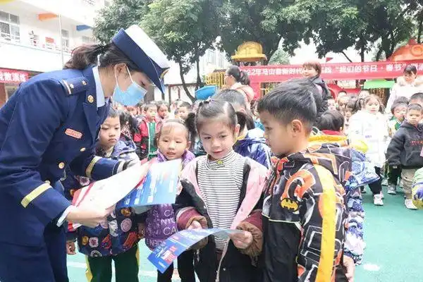 寒假儿童消防安全培训_幼儿园消防安全演练_儿童消防新闻