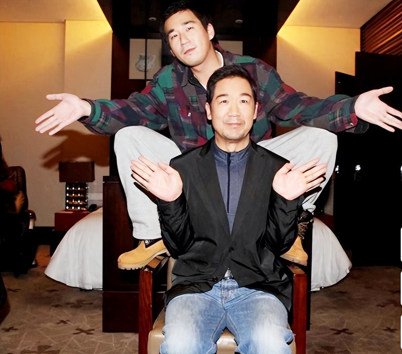 张国立再婚邓婕后罗秀春生活_演员张国立前妻_张国立与罗秀春离婚内幕