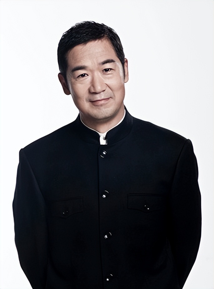 张国立和罗秀春离婚34年了，两人的生活相差太大