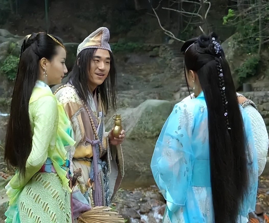 张国立前妻罗秀春_张国立与邓婕婚姻真相_演员张国立前妻