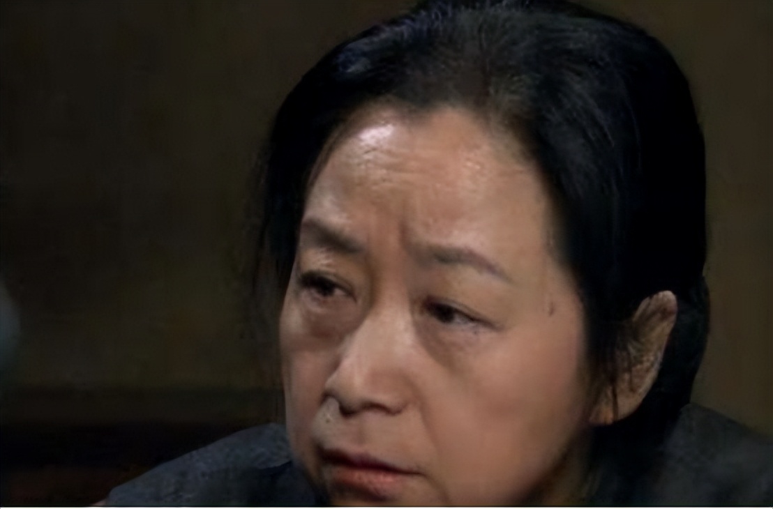 演员张国立前妻_张国立前妻罗秀春_张国立与邓婕婚姻真相