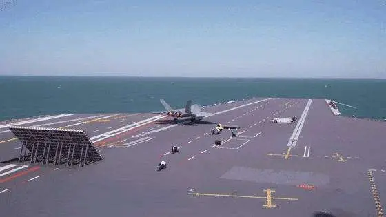 福建舰推迟公开原因分析_福建舰电磁弹射试验完成时间_福建舰上的“气泡”是什么