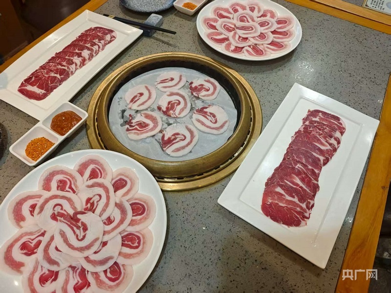 东海老淮猪福利养殖_东海老淮猪保种扩群_“猪王”“肉王”正面争锋