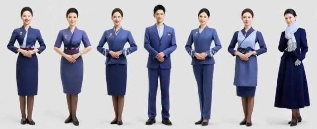 山航回应空乘穿毛衣被吐槽土 尊重与舒适并重