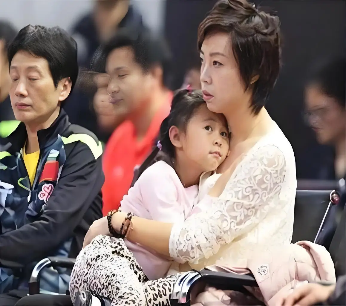张怡宁从大魔王到温婉人妻的婚姻生活_张怡宁与徐威十六年婚姻幸福吗_张怡宁和徐威恩爱视频