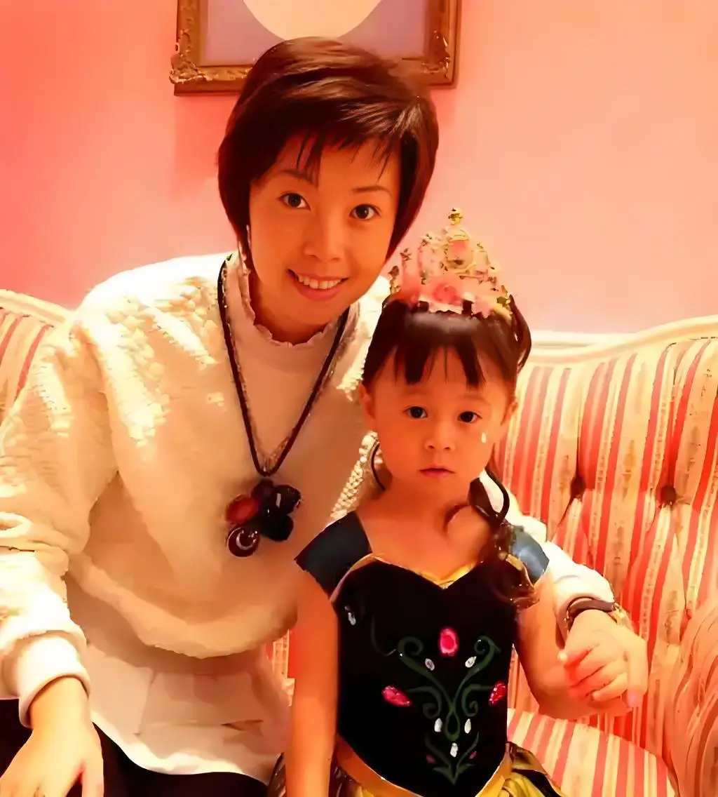 张怡宁与徐威十六年婚姻幸福吗_张怡宁从大魔王到温婉人妻的婚姻生活_张怡宁和徐威恩爱视频