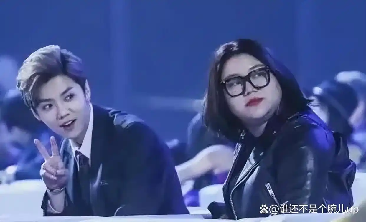 鹿晗生日现状_鹿晗家世背景_吴亦凡鹿晗的照片大全