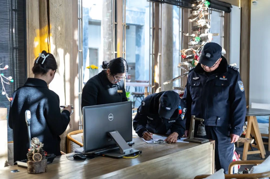 丽江古城和乐调解室_luo_古城公安调解服务