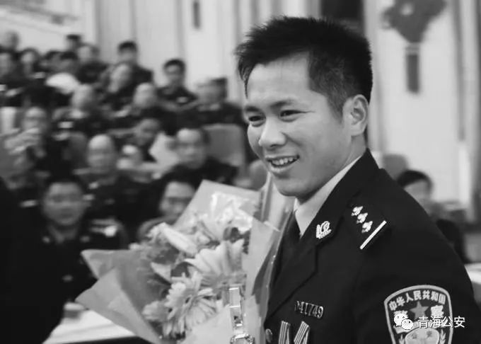 武汉谭纪雄现状_谭纪雄 全国公安系统一级英雄模范 武汉市公安局特警支队二级高级警长