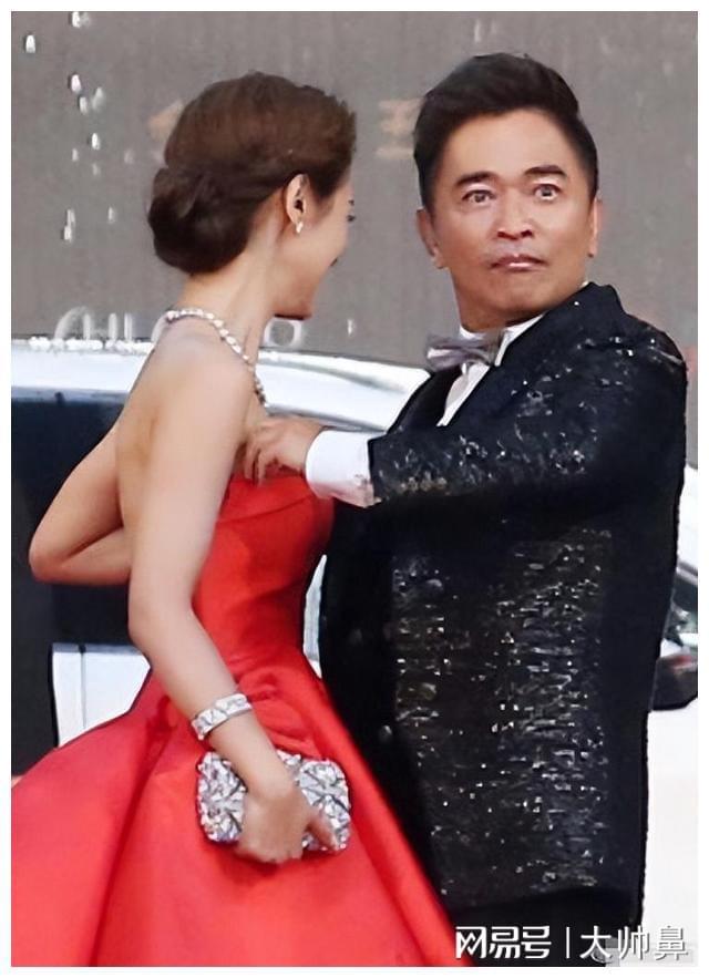 图片咸猪手_娱乐圈灯下黑 咸猪手 全民公审 明星道德底线 娱乐圈暗面曝光