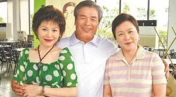 雷洪 早年经历 _雷洪一妻五妾_ 雷洪 演艺生涯 