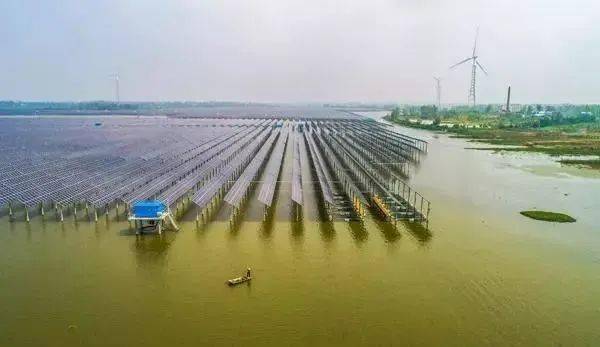 江苏省天岗湖光伏碍洪问题整治_泗洪 天岗湖_泗洪天岗湖光伏发电基地节地技术应用