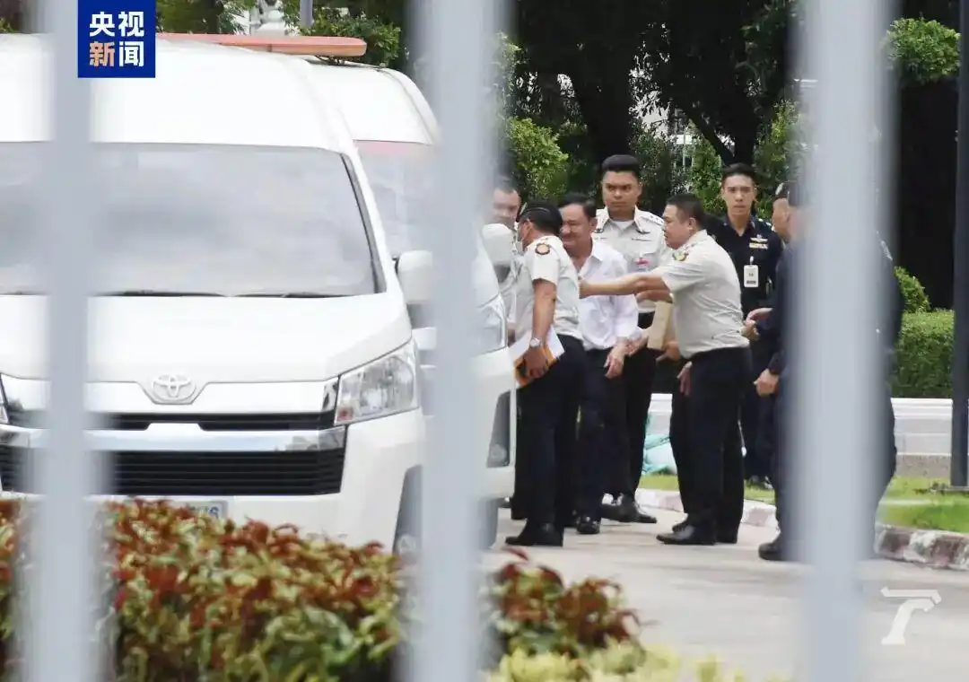 他信须重新服刑1年_他信国王御令恩赦减刑后仍需继续服刑_泰国最高法院判决他信重新服刑1年