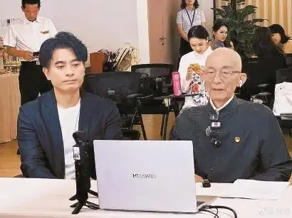 锐评丨92岁游本昌宣誓入党！向光的种子迎来最美的绽放