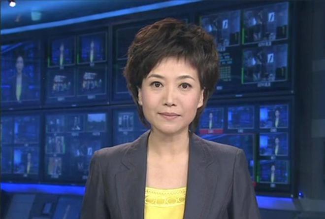 央视贺红梅 主持生涯 转岗幕后_cctv晚间新闻档目女主持人姓名