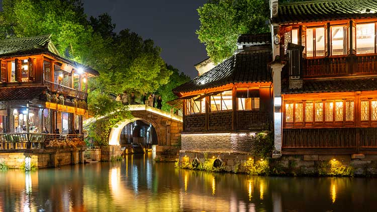 襄阳多加面溢出视频_牛肉面馆一碗“管饱面”全网爆火_武汉免费续面网红店