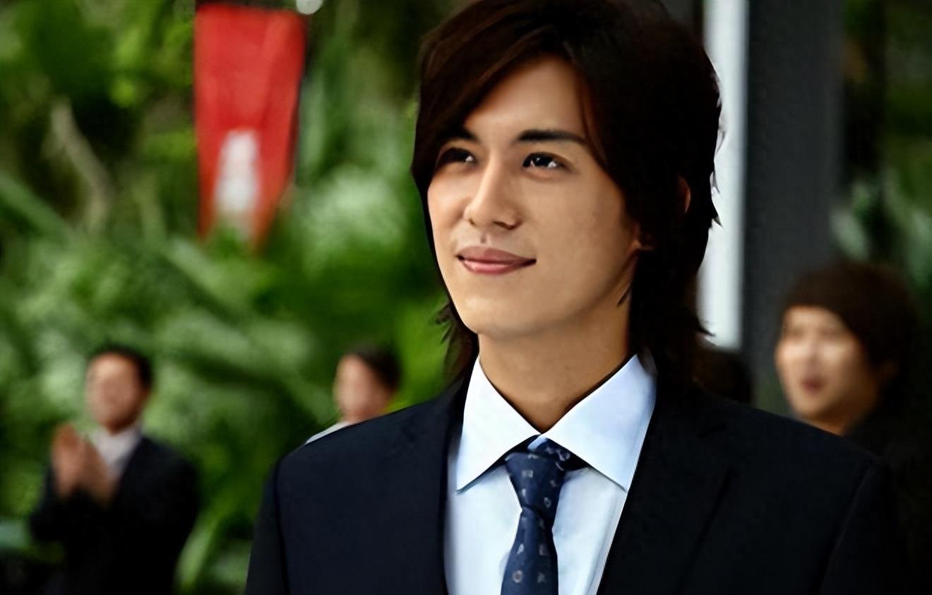 陈楚河 演艺生涯 星探发现_陈楚河 父亲 黑帮教父_陈楚河黄金单身汉吻戏