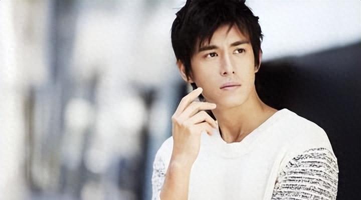 陈楚河 父亲 黑帮教父_陈楚河 演艺生涯 星探发现_陈楚河黄金单身汉吻戏