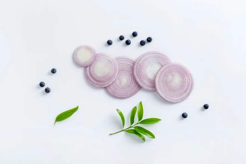 90岁奶奶分享长寿秘诀:每天吃洋葱_洋葱抗癌作用研究_洋葱降低肝癌风险