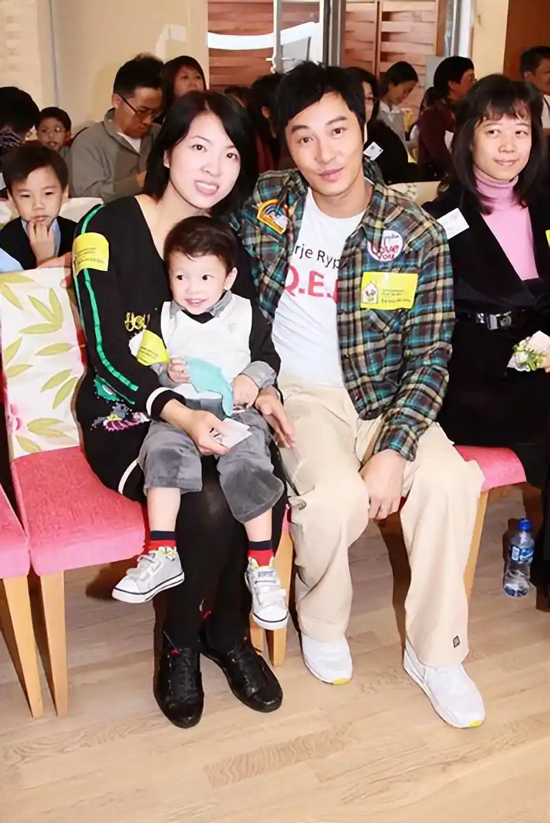 谭耀文 Fiona 娱乐圈婚姻忠贞_谭纪雄老婆