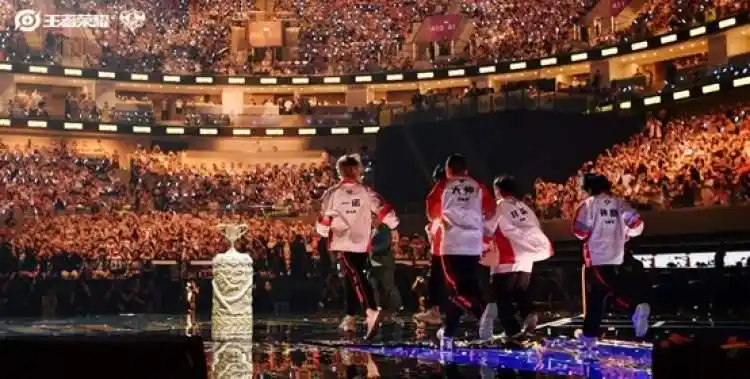 大帅MVP_成都ag超玩会夺kpl年度总冠军_成都AG超玩会KPL夏季赛冠军