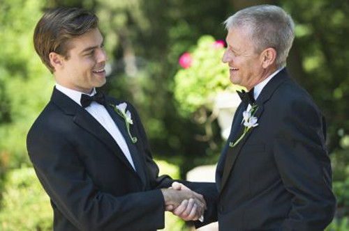 为妈妈挑选婚礼服装_婚礼妈妈礼服推荐_新娘晚装