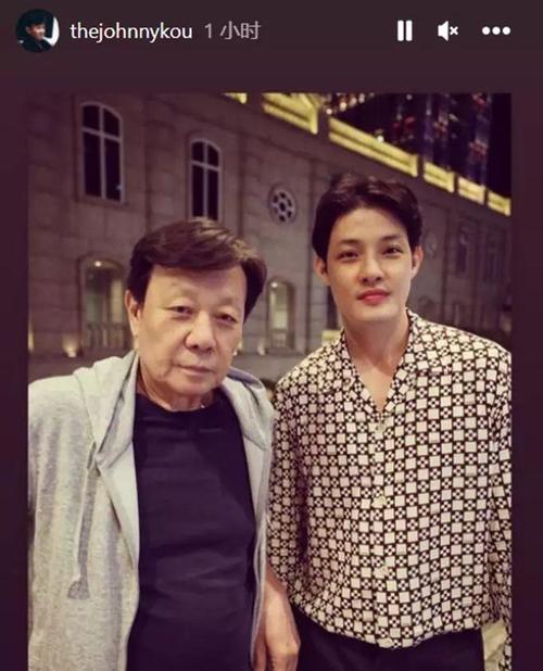 寇世勋罕晒父子合影，39岁寇家瑞外形出众，仍未娶女儿妈妈？