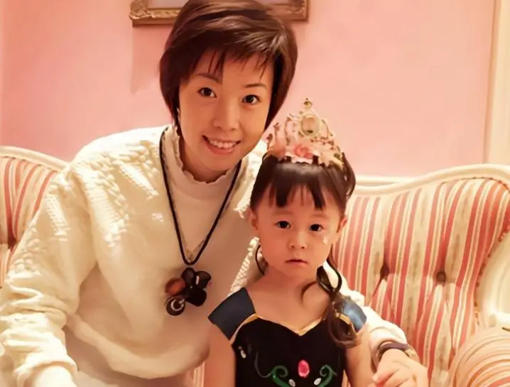 徐威与袁立十二年的恋情_金融家徐威与乒乓球运动员张怡宁_张怡宁老公徐威前妻