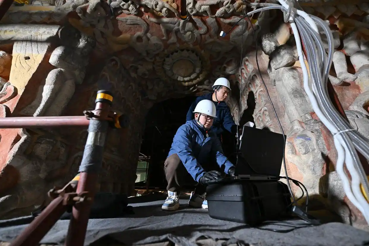 云冈大佛都被山西消防喊来上班_云冈石窟文物保护 数字化保护中心 90后文物医生