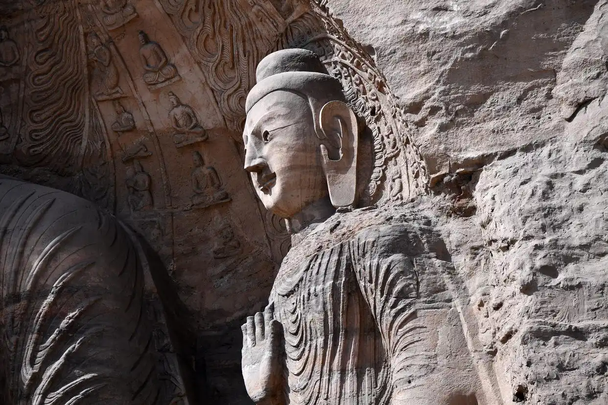 云冈大佛都被山西消防喊来上班_云冈石窟文物保护 数字化保护中心 90后文物医生