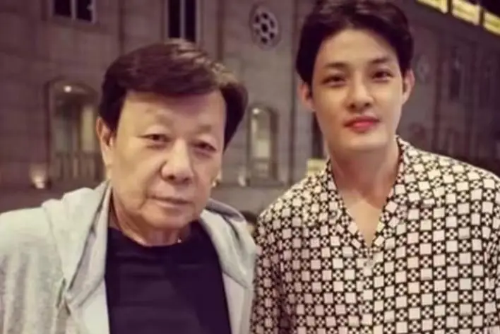 寇家瑞父亲背叛母亲婚姻故事_寇家瑞父亲_寇世勋双妻家庭对孩子心理影响