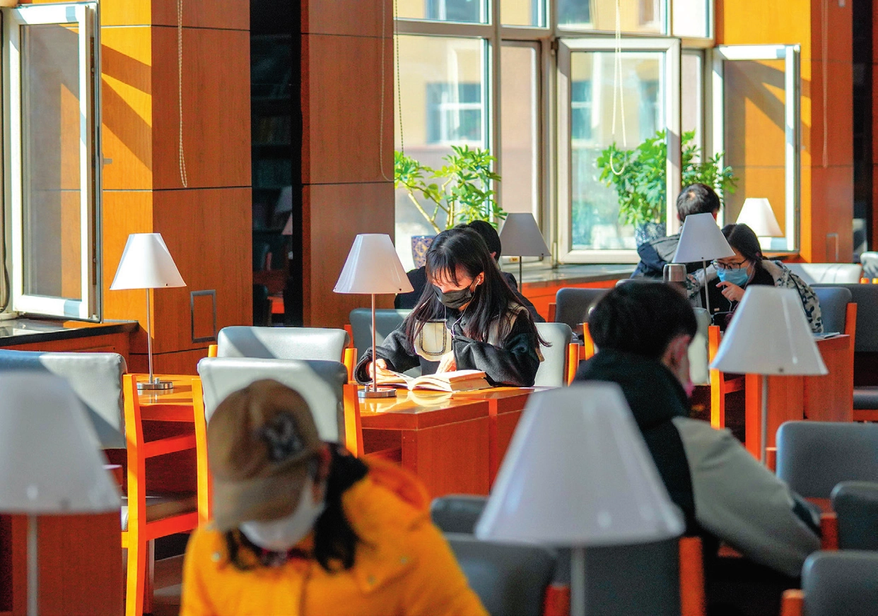 瞭望丨谁缓解我们的信息焦虑