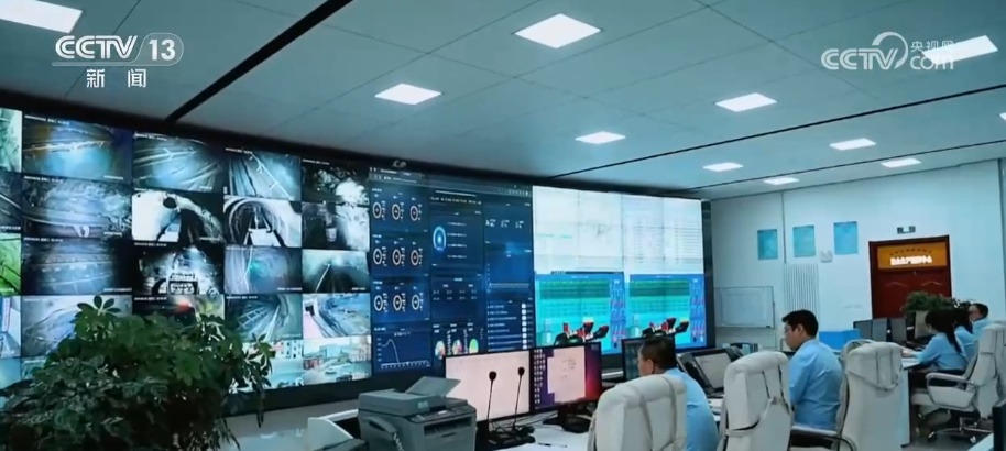 煤矿安全新闻稿件_煤炭矿区光伏风电产业_推进煤炭与新能源融合发展