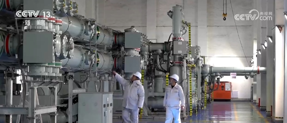 煤炭矿区光伏风电产业_煤矿安全新闻稿件_推进煤炭与新能源融合发展