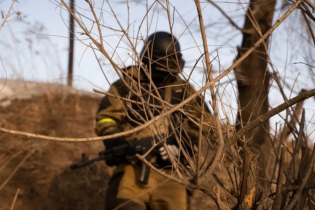 俄乌战争 库皮扬斯克战役 俄军围困乌军精锐部队_俄军将攻占乌克兰“第三首都”