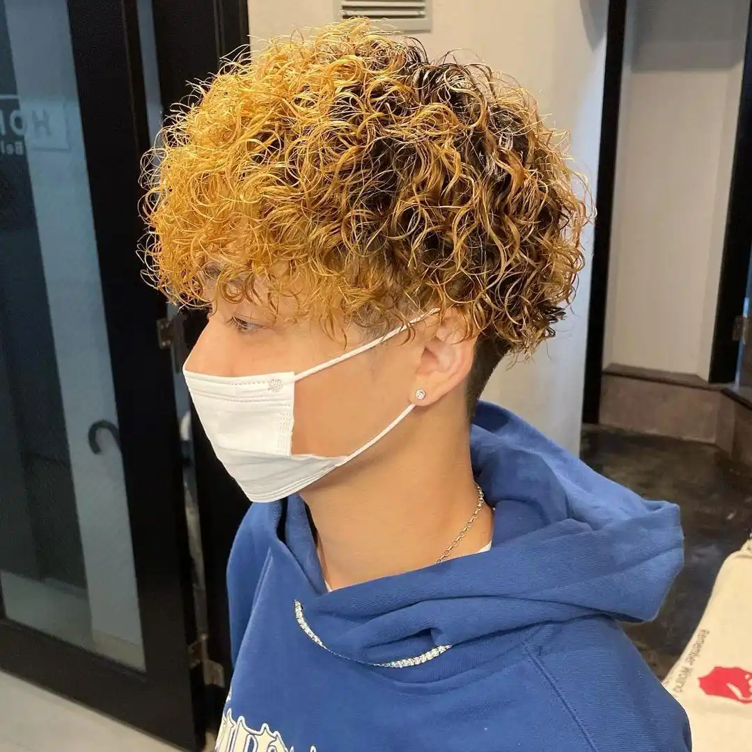 男士飞机头造型_男生发型名称图片_男士短寸头发型