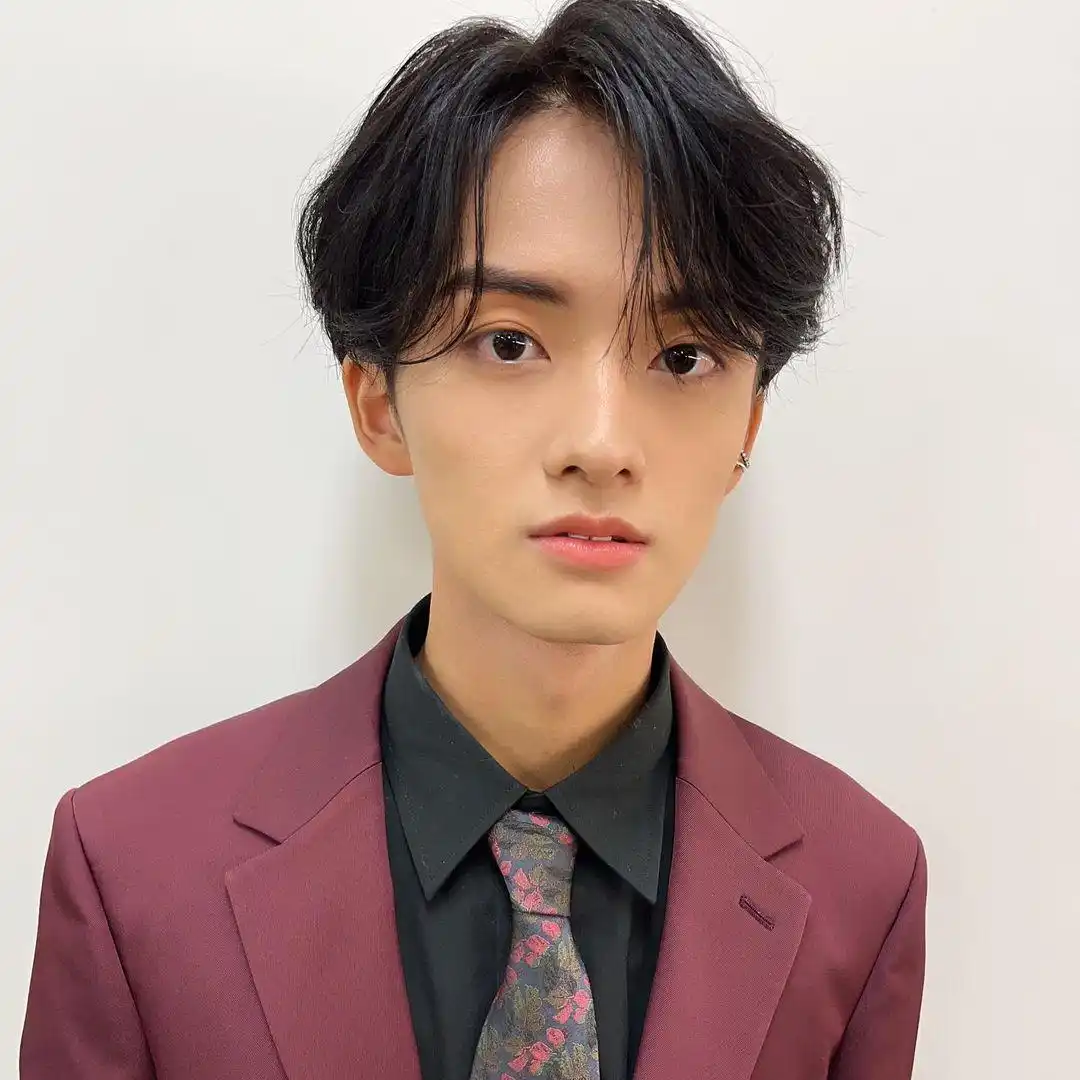 男士飞机头造型_男士短寸头发型_男生发型名称图片