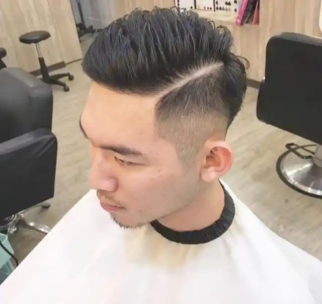 越看越帅气的男发19款，时尚个性，展现魅力，让理发师照着剪