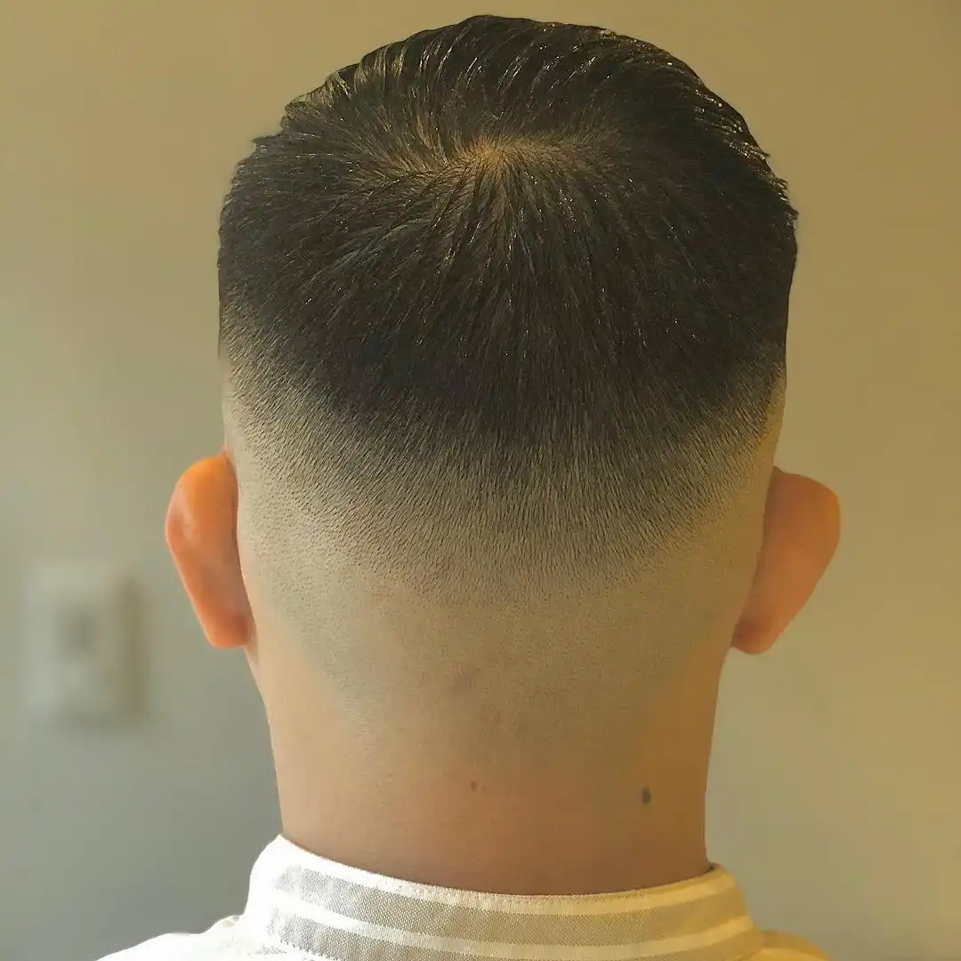 男士干净利落发型_男士周边短发型_男生发型名称图片