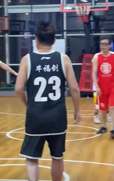 毕福剑打篮球视频_毕福剑饭局 文字版_毕福剑近况