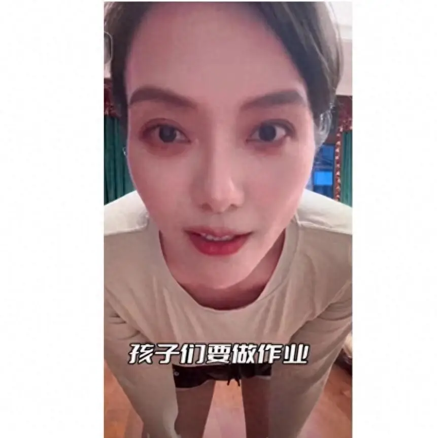 50岁汪涵喜获二胎！杨乐乐官宣喜讯，知情人曝生的女儿长得像妈妈