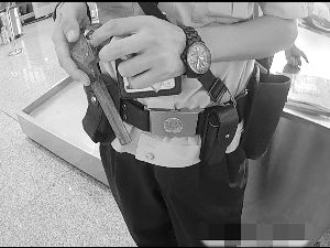 民警查获王某的自制手枪