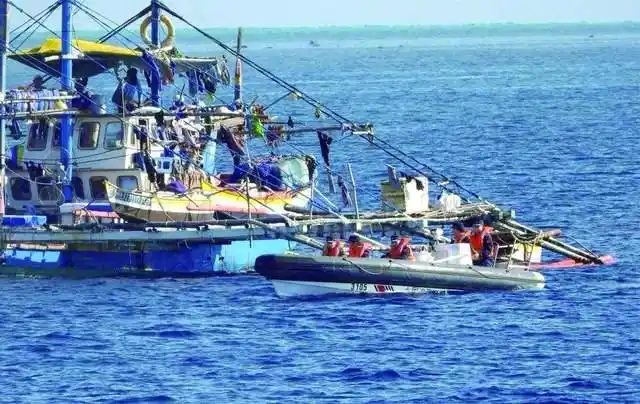 中国海警连续驱离菲船只