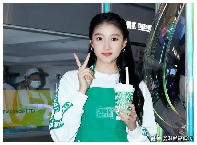 网红店套路深_网红服装店质量差_时尚服装店