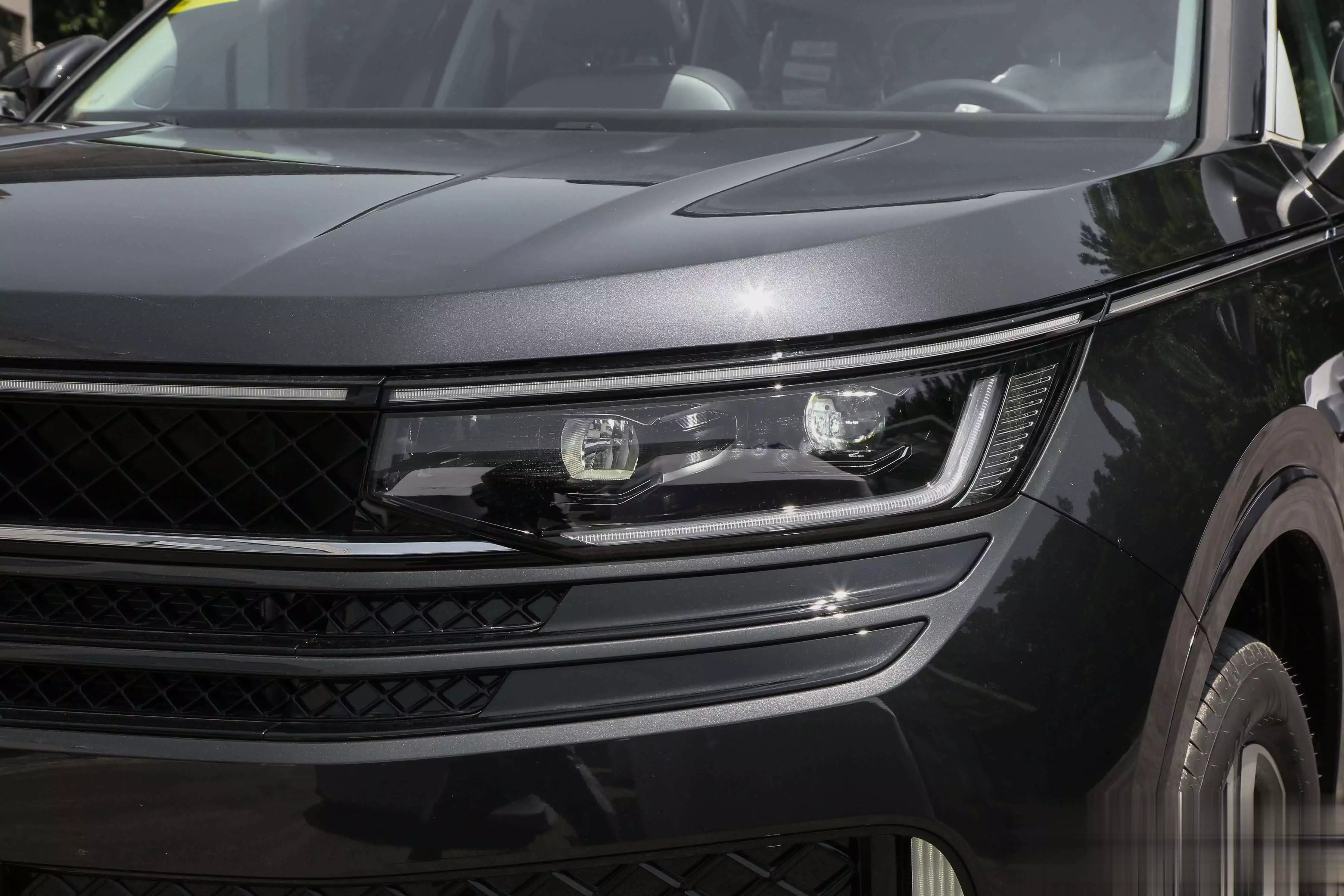 中大型SUV外观设计时尚动感_中大型SUV后排空间宽敞配置丰富_176 220